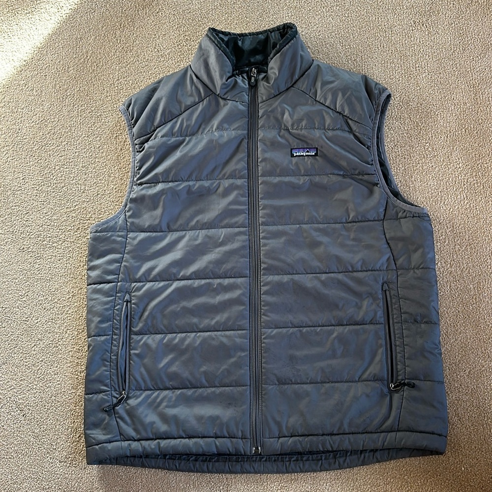 Patagonia gray vest men’s size large